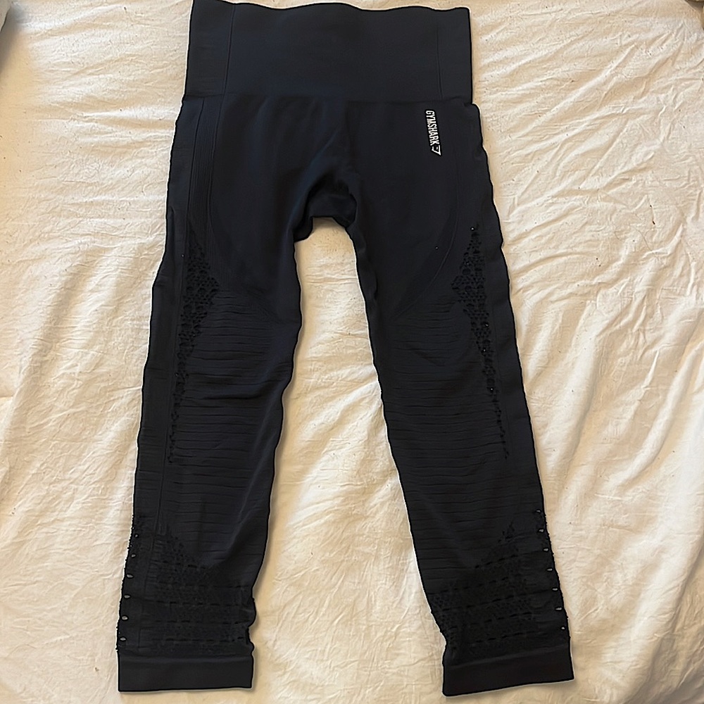 GYMSHARK seamless black crop leggings